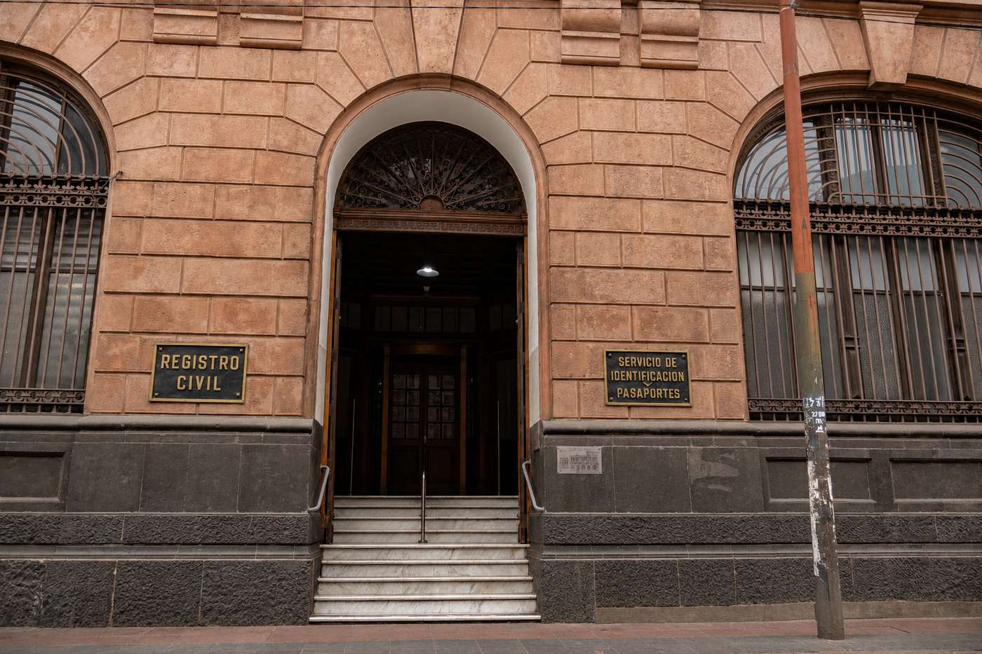 Entrada del Registro Civil e Identificación de Valparaíso